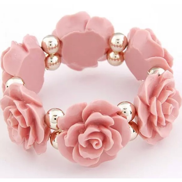 Betsey Johnson Jewelry - 🌸BETSEY JOHNSON PINK FLOWER BRACELET🌸